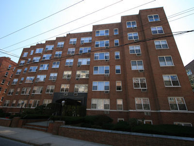 Condominium in White Plains, NY