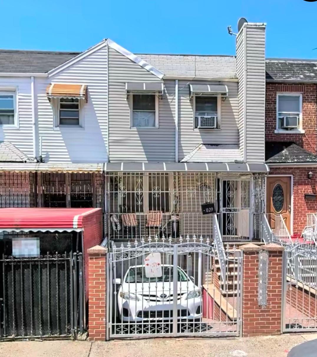 Property photo # 1
