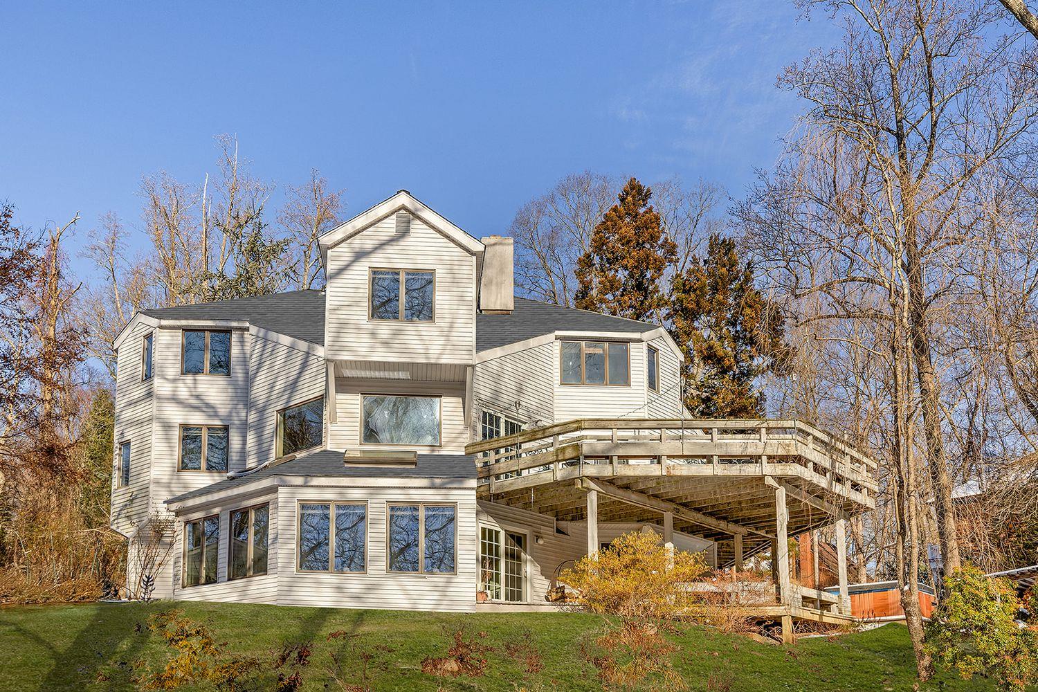 Property photo # 1