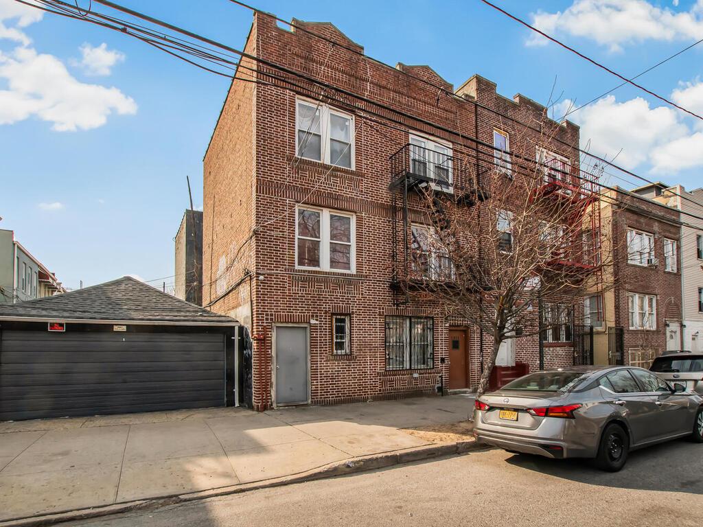 Property photo # 1