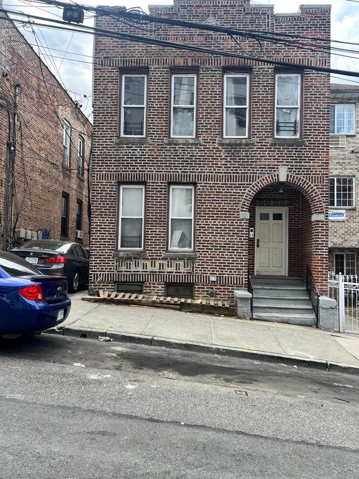 Property photo # 1