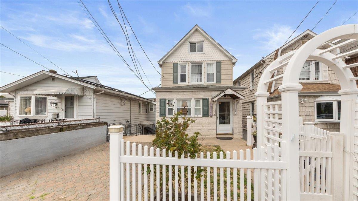 Property photo # 1