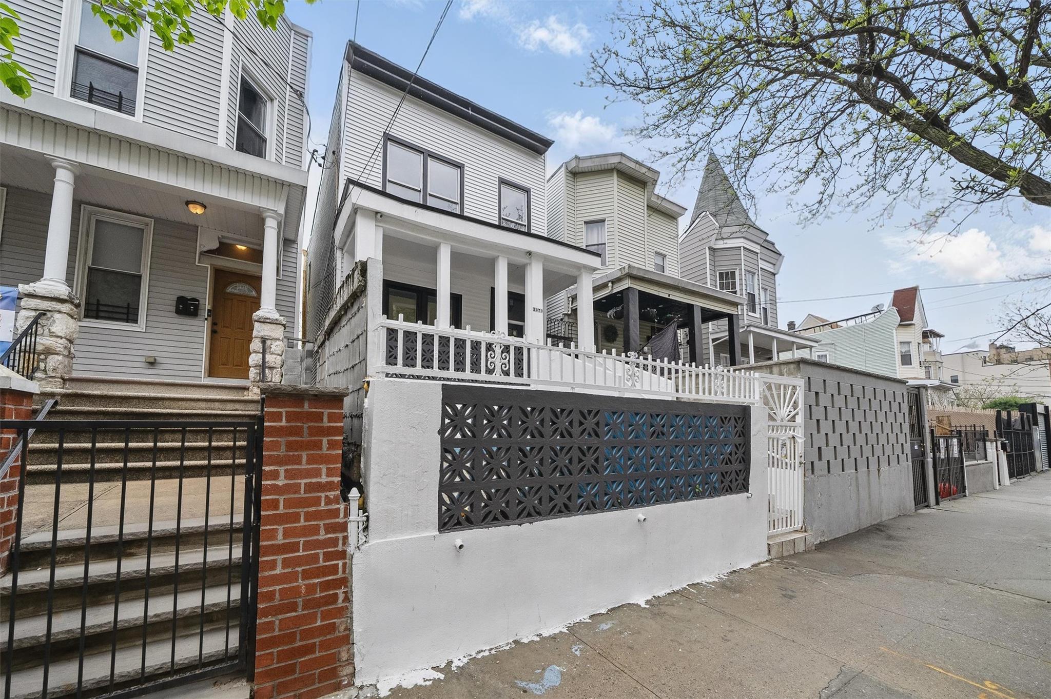Property photo # 1