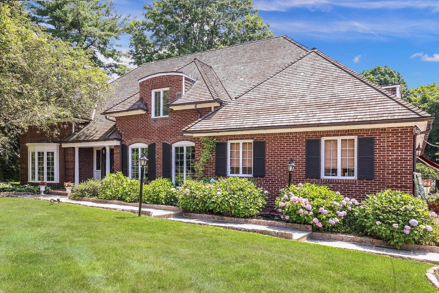 Property photo # 1