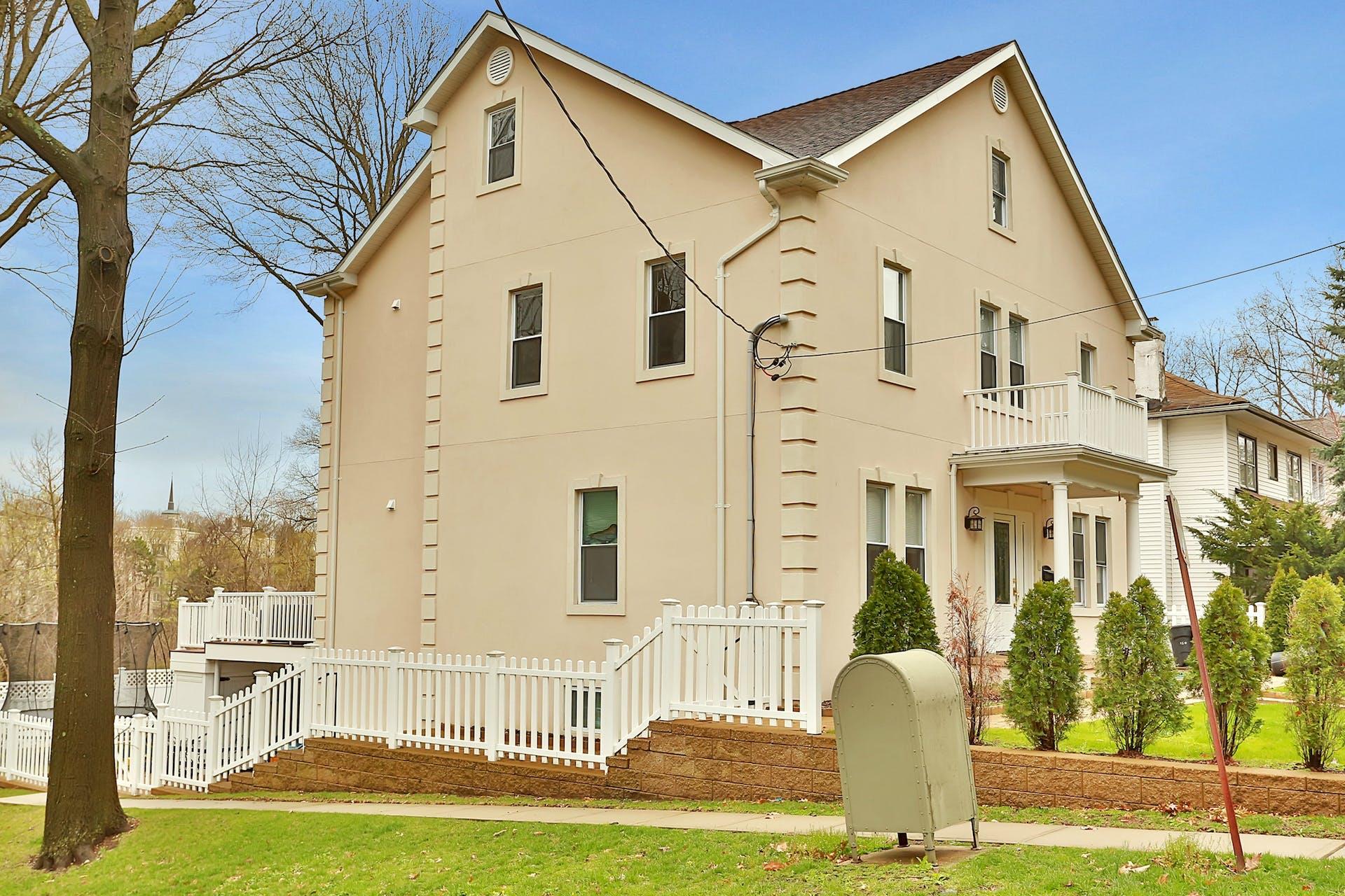 Property photo # 1