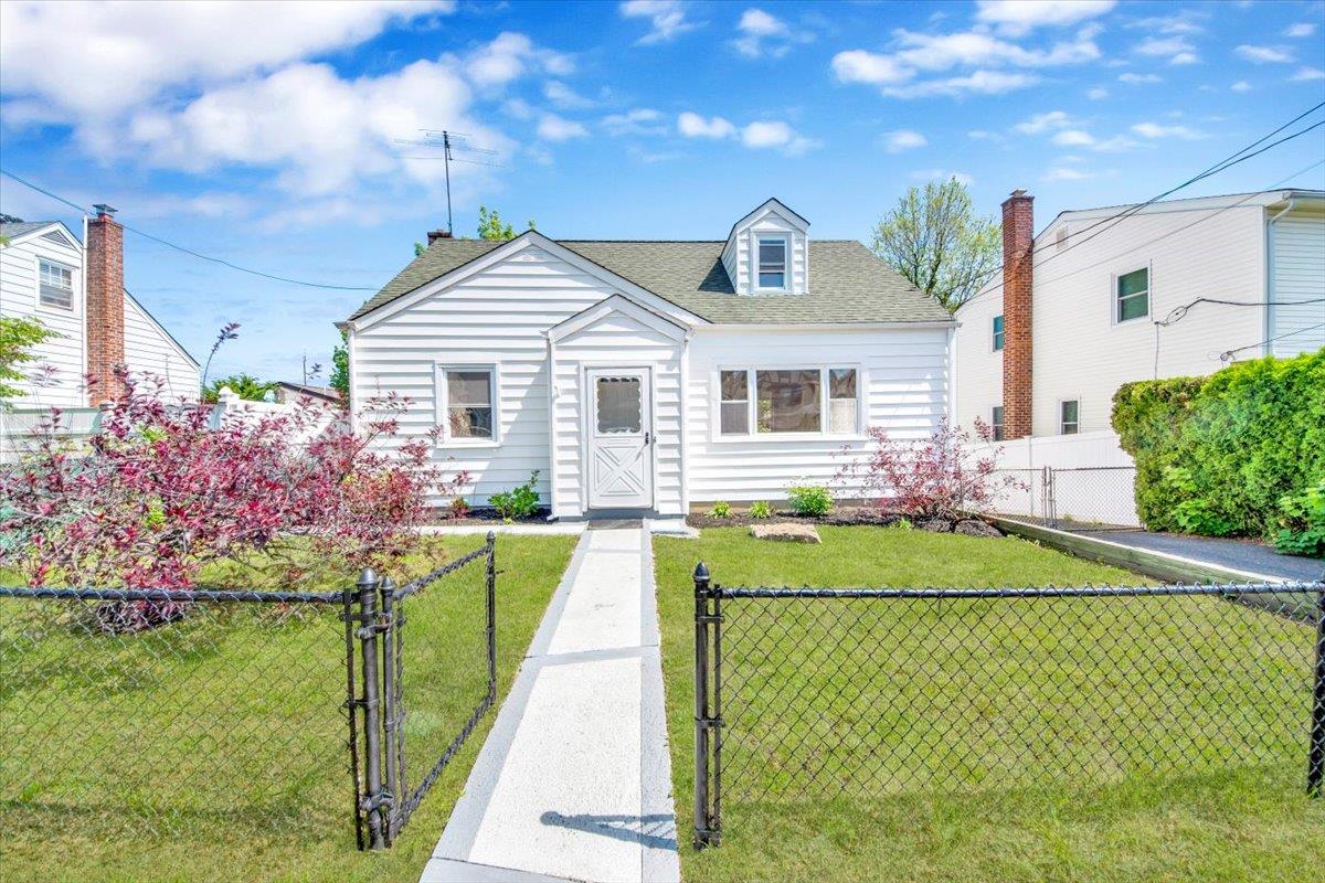 Property photo # 1