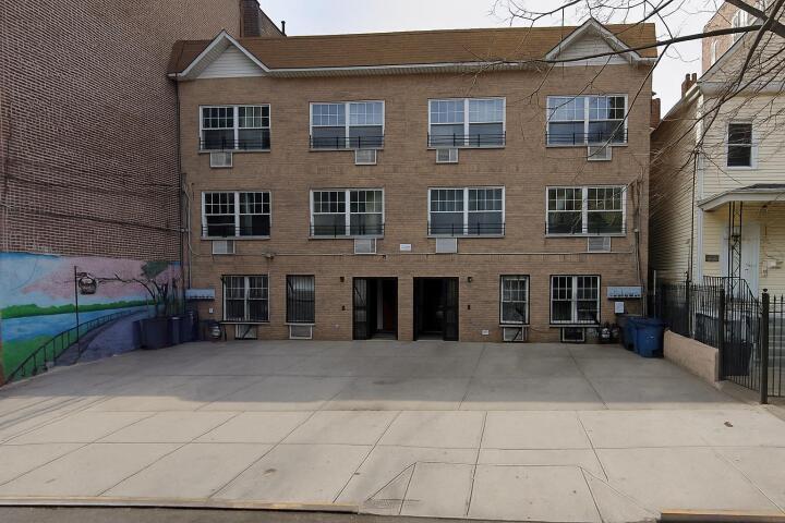 Property photo # 1