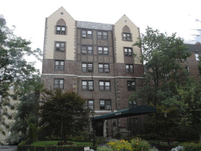 Condominium in White Plains, NY