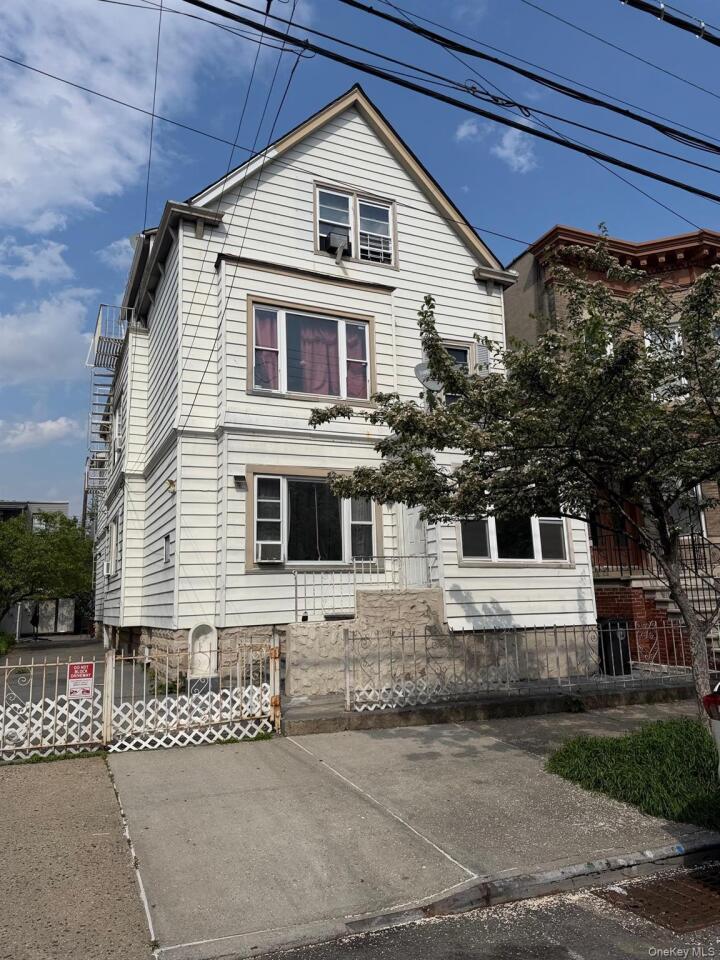 Property photo # 1