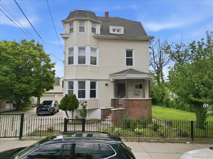 Property photo # 1