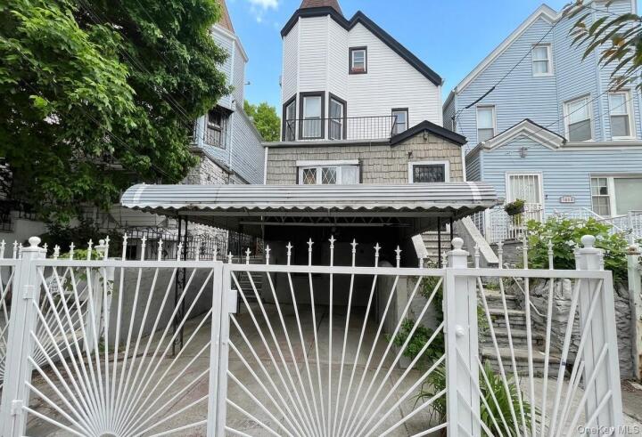Property photo # 1