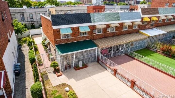 Property photo # 1