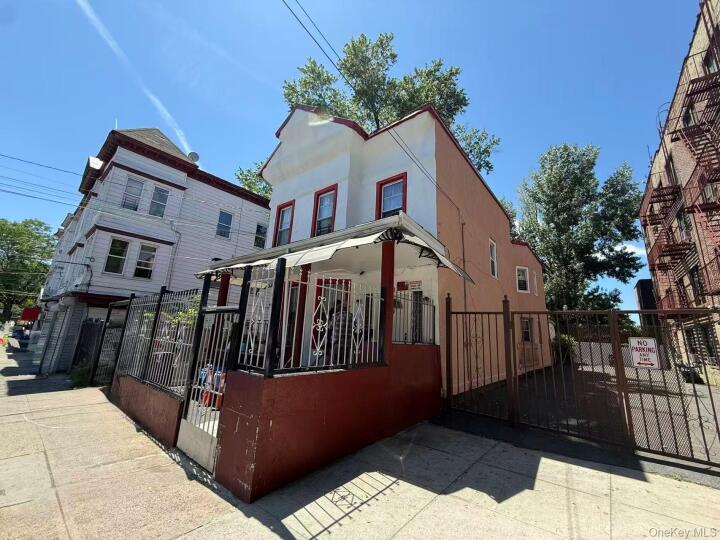 Property photo # 1