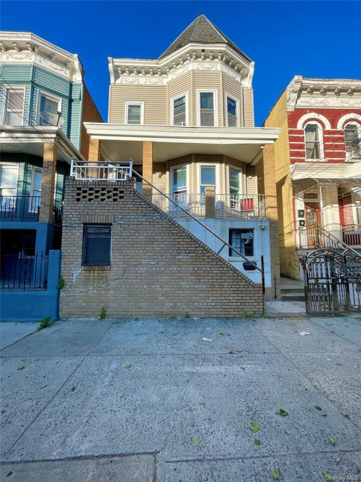Property photo # 1