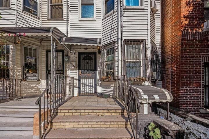 Property photo # 1