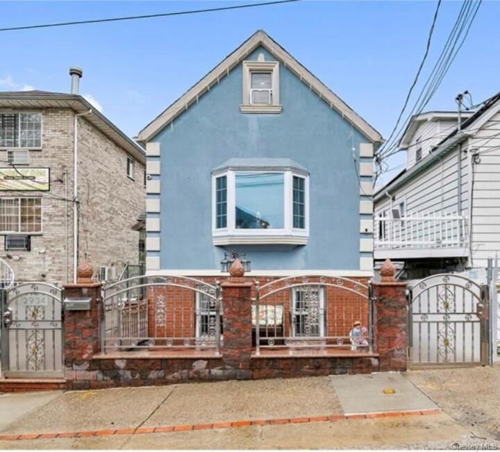 Property photo # 1