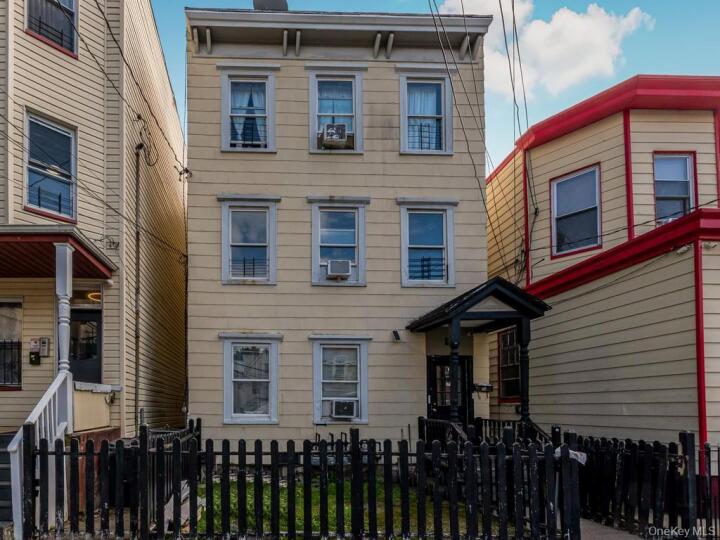 Property photo # 1