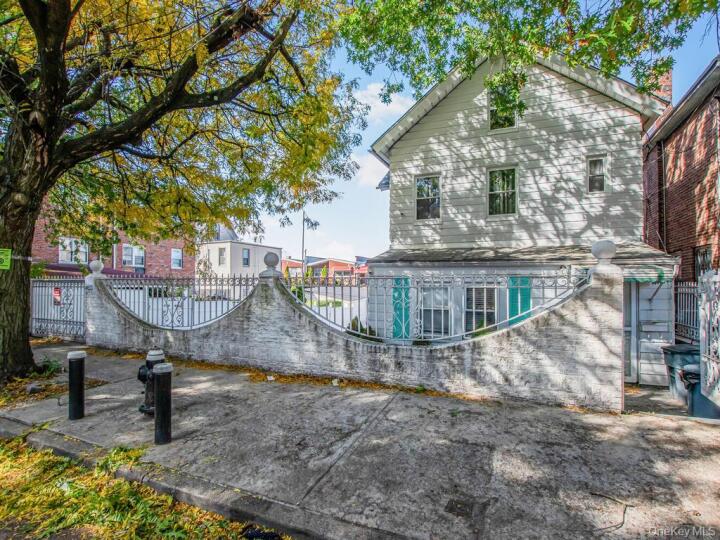 Property photo # 1