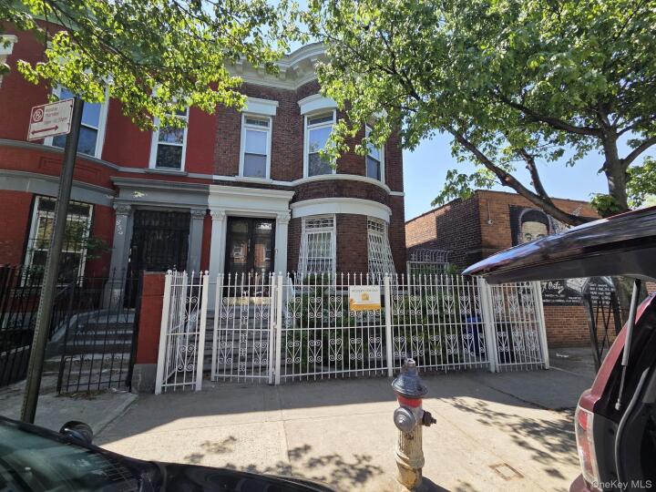 Property photo # 1