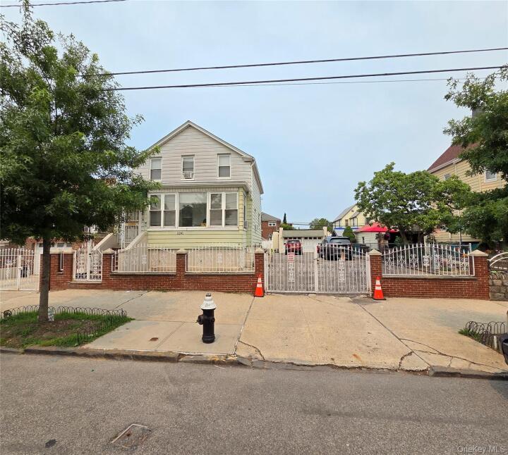 Property photo # 1