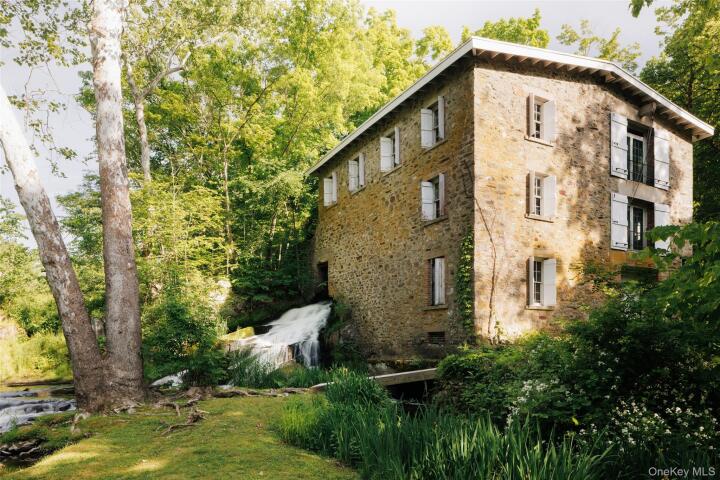 Property photo # 1
