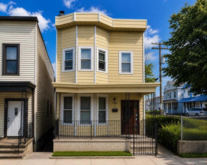 Property photo # 1