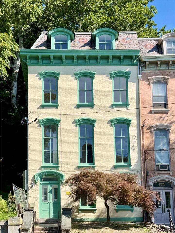 Property photo # 1