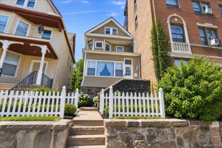 Property photo # 1