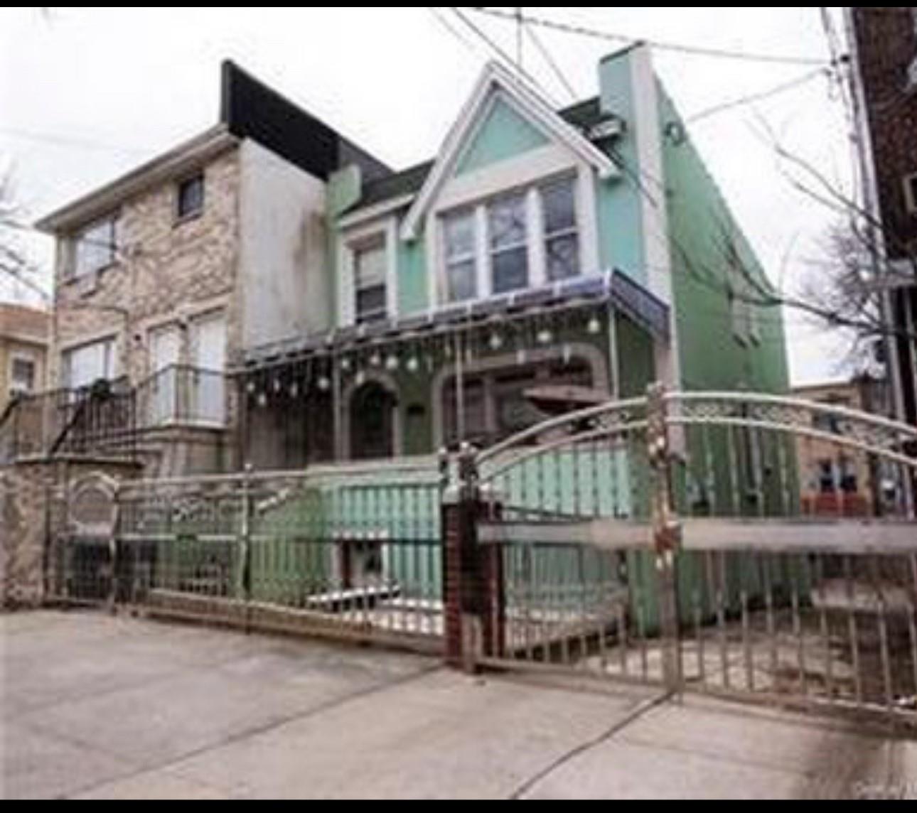 Property photo # 1