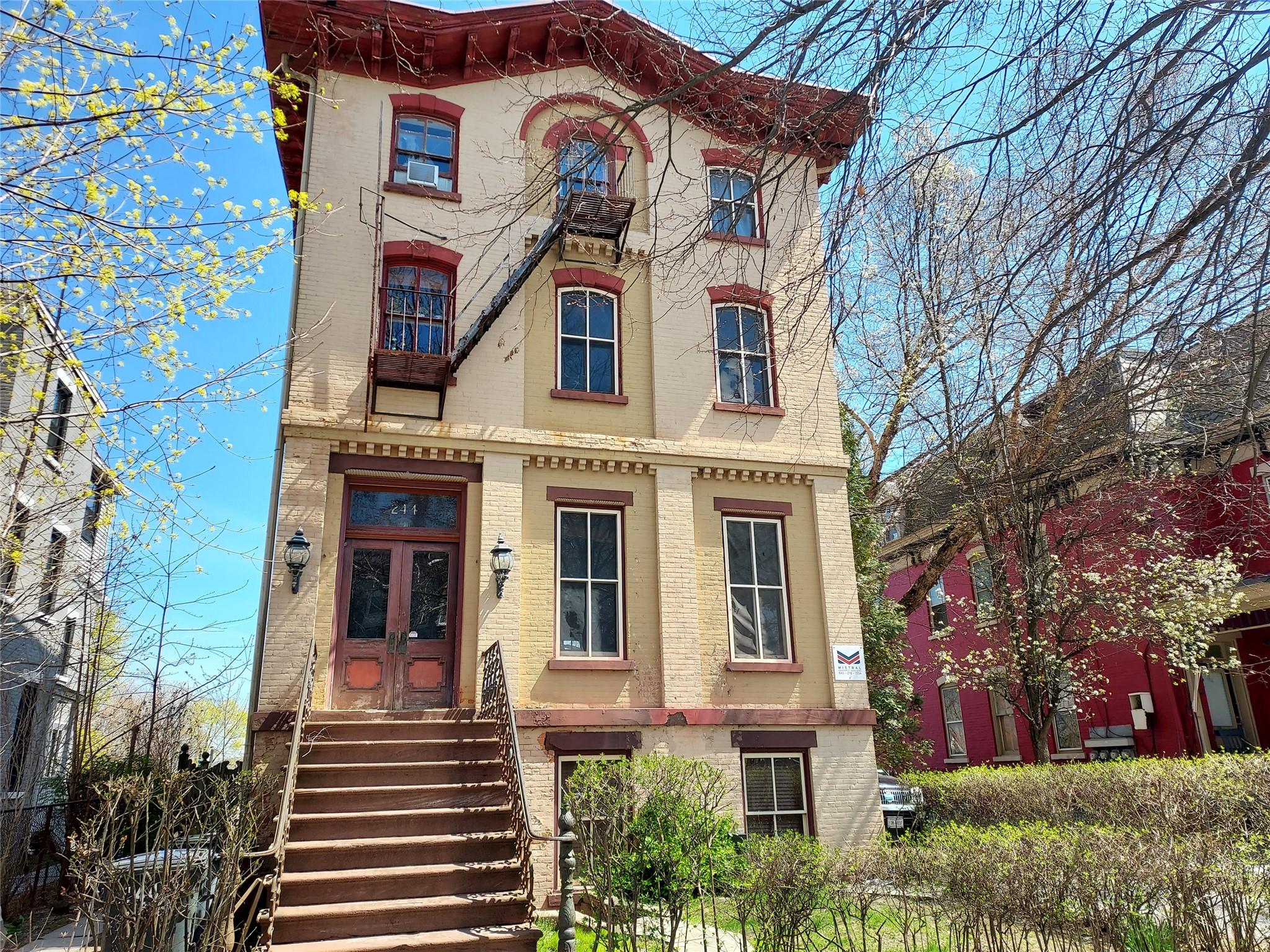 Property photo # 1