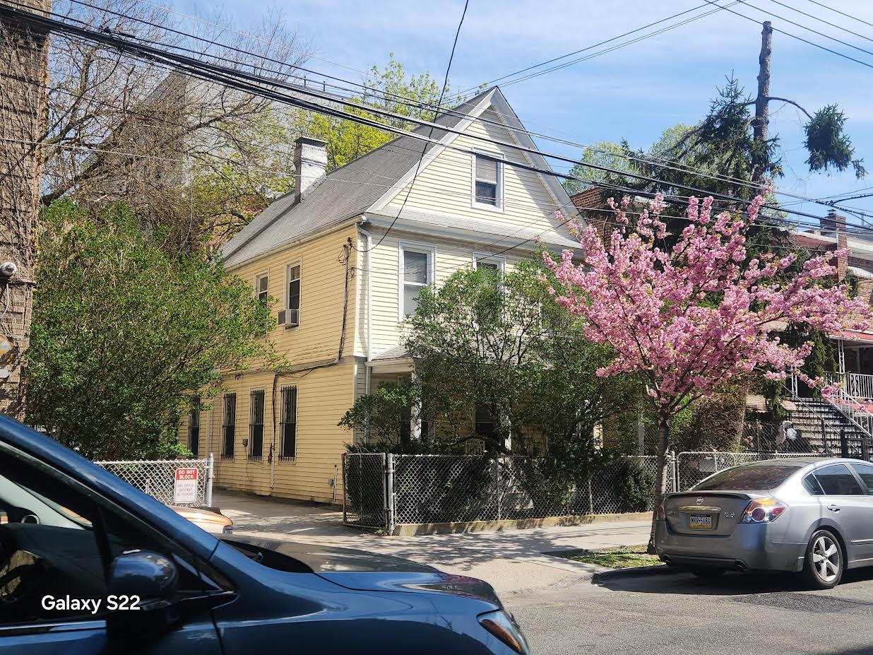 Property photo # 1