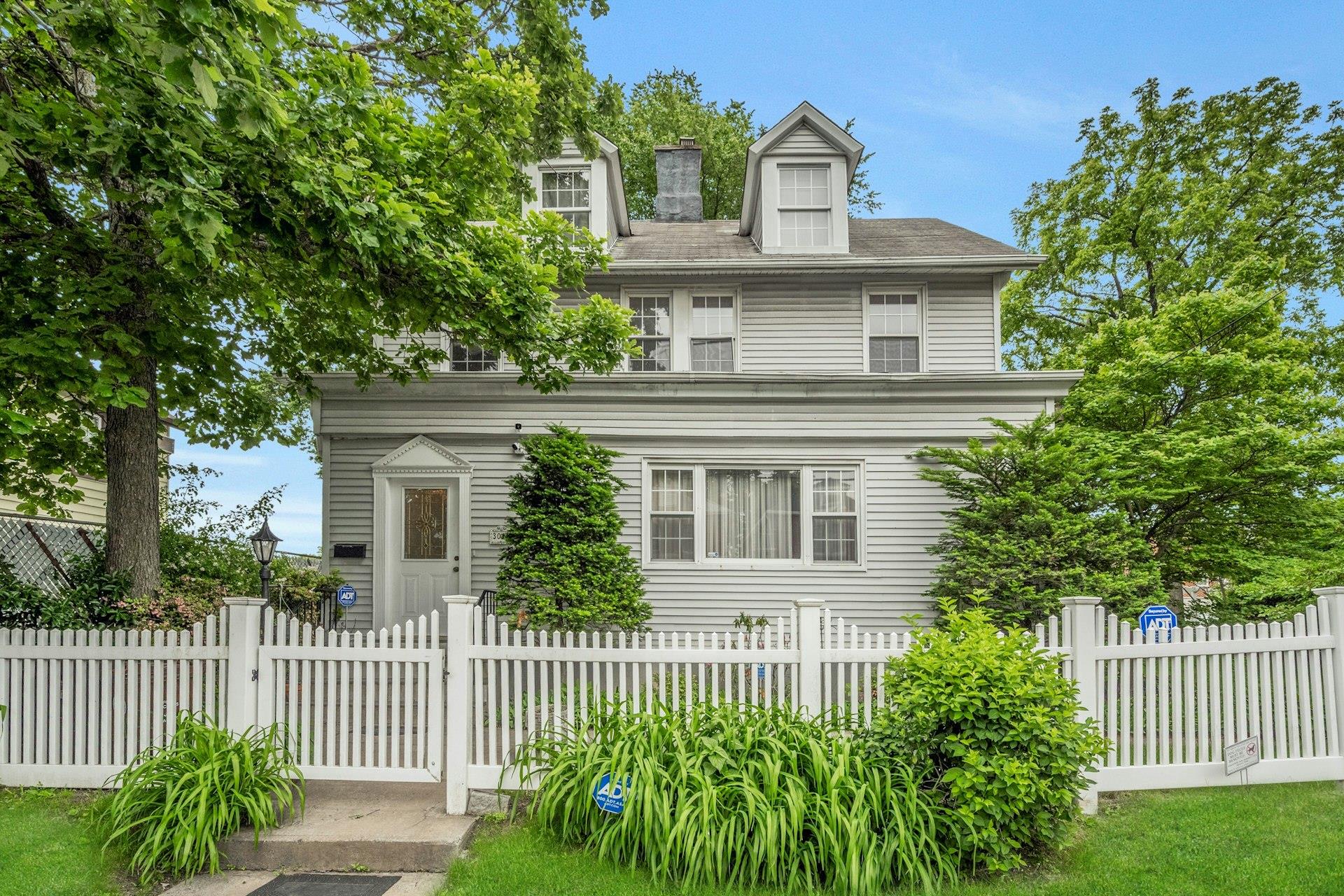 Property photo # 1