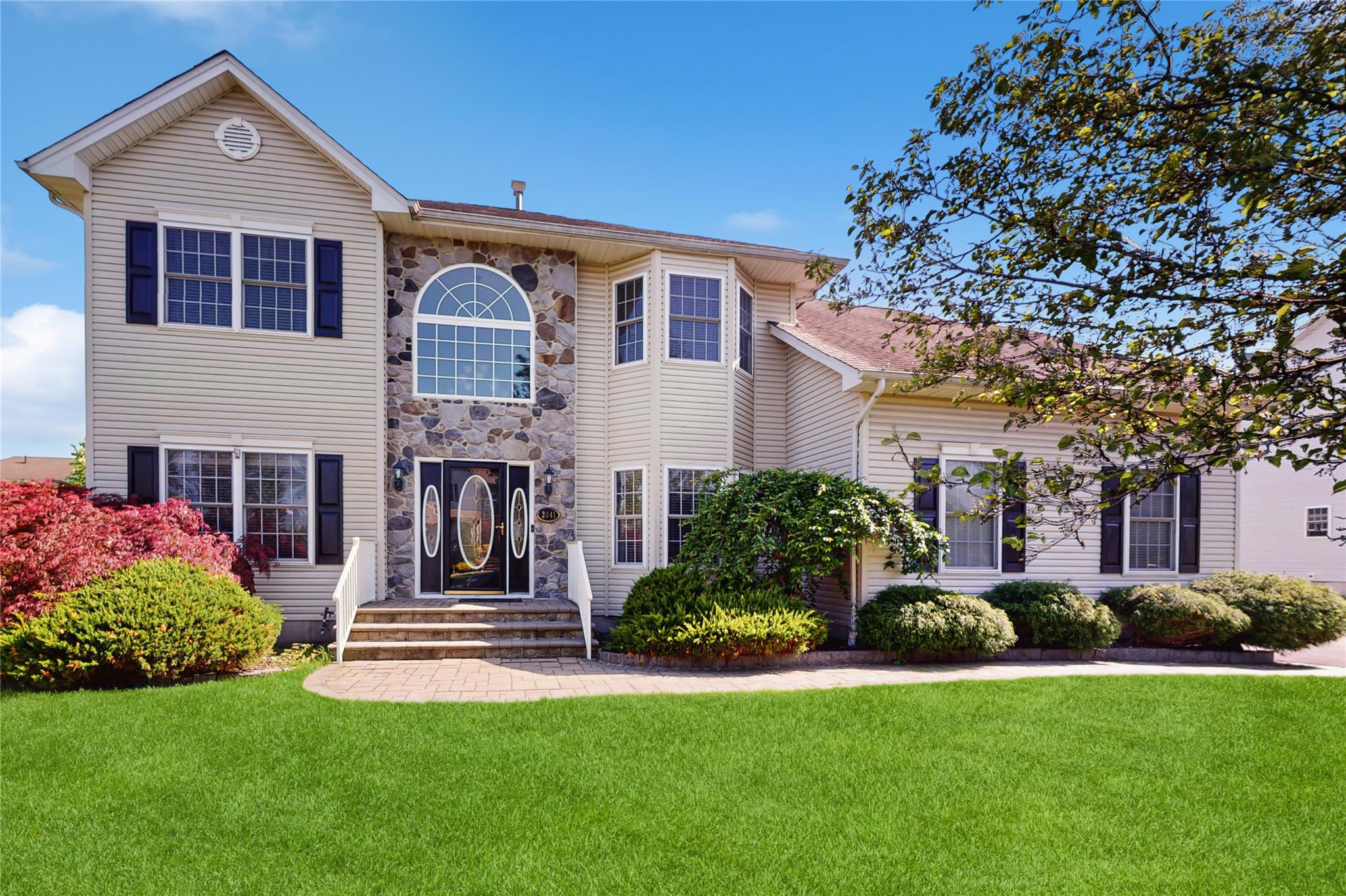 Property photo # 1