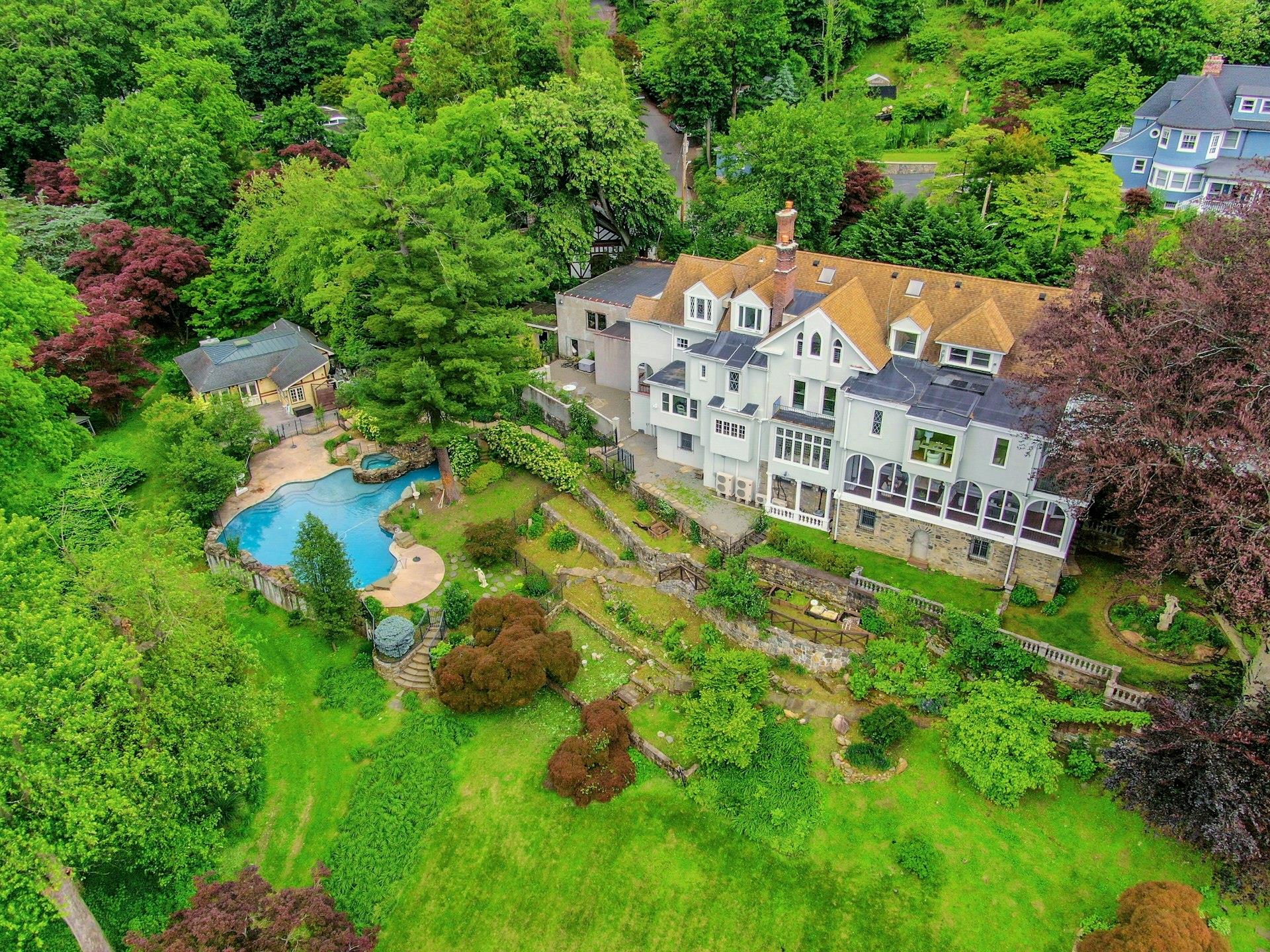 Property photo # 1