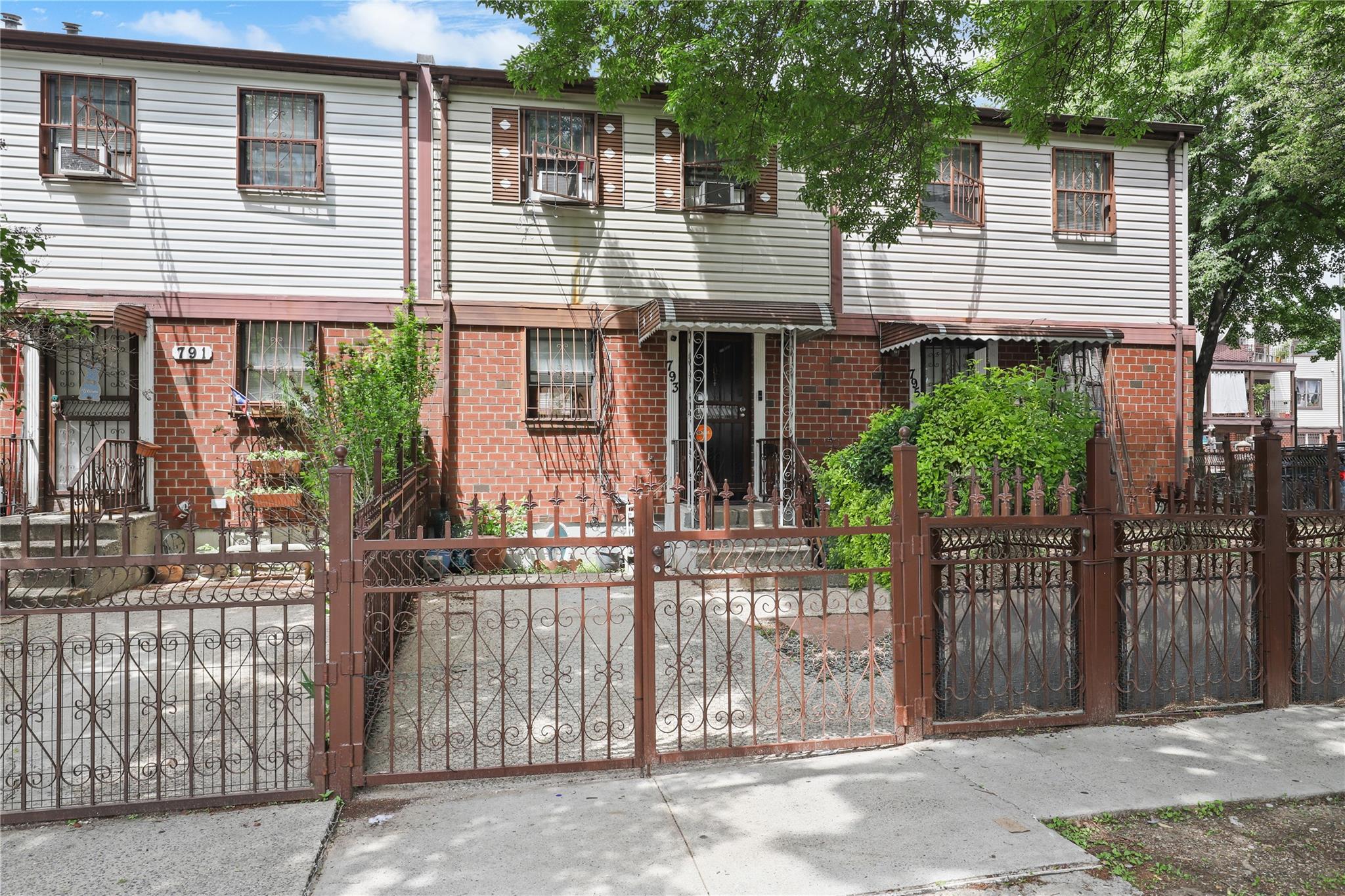 Property photo # 1