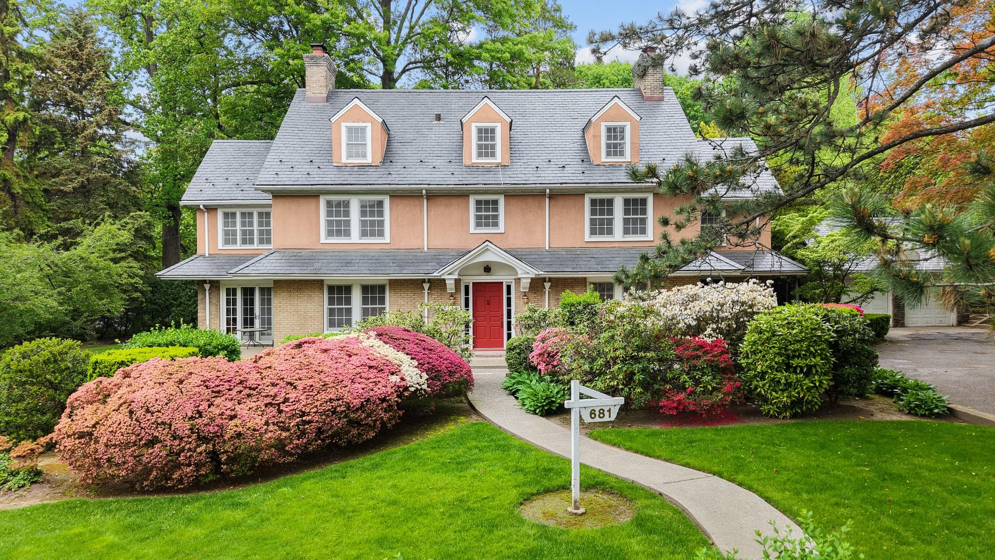 Property photo # 1