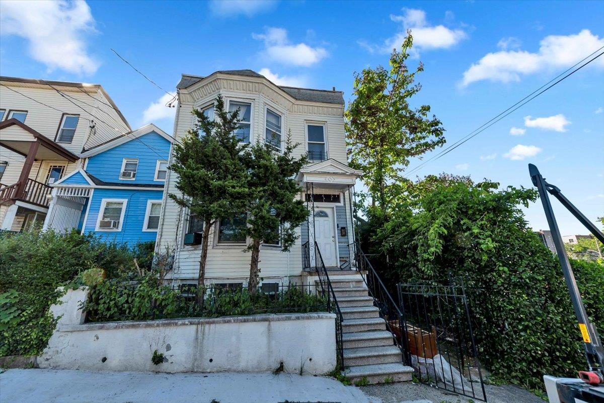 Property photo # 1