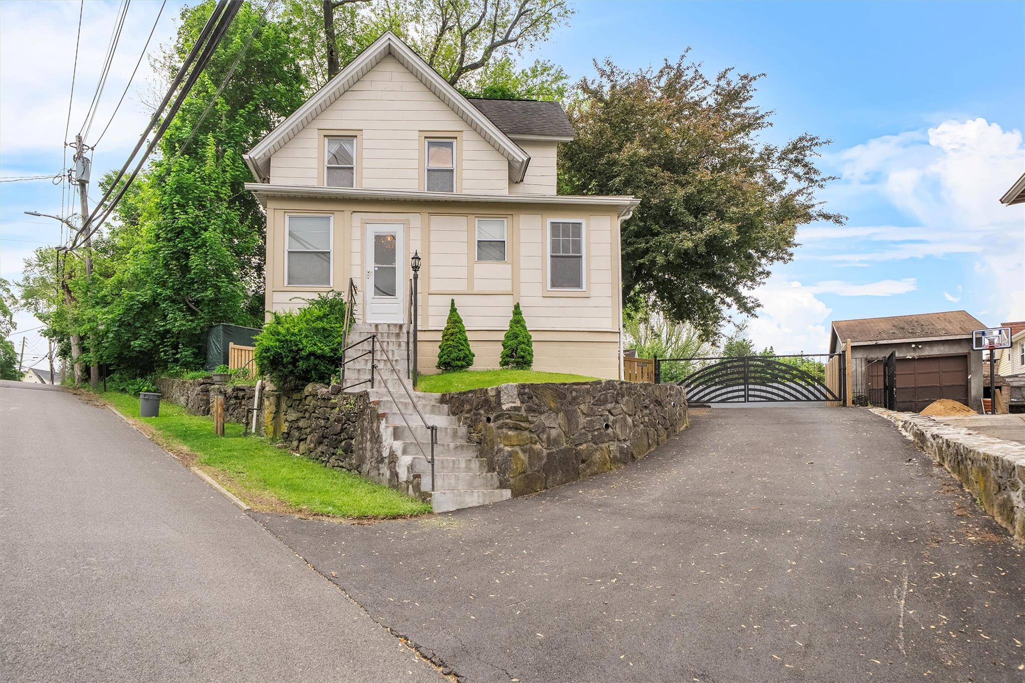 Property photo # 1