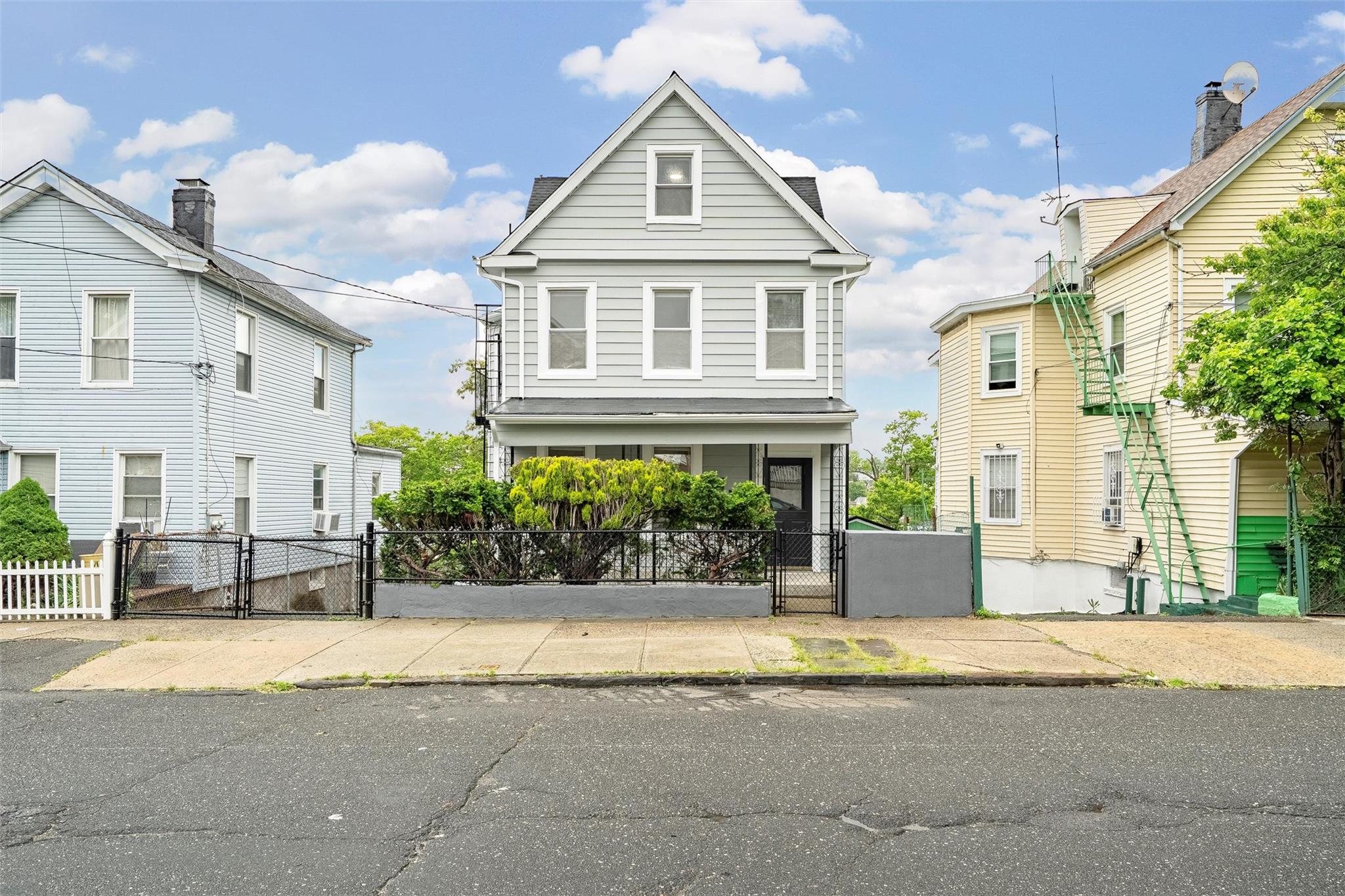 Property photo # 1