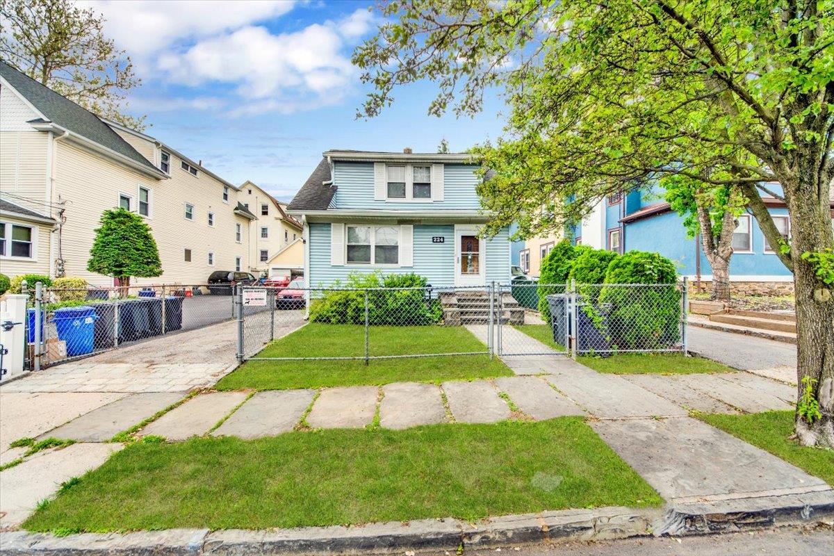 Property photo # 1