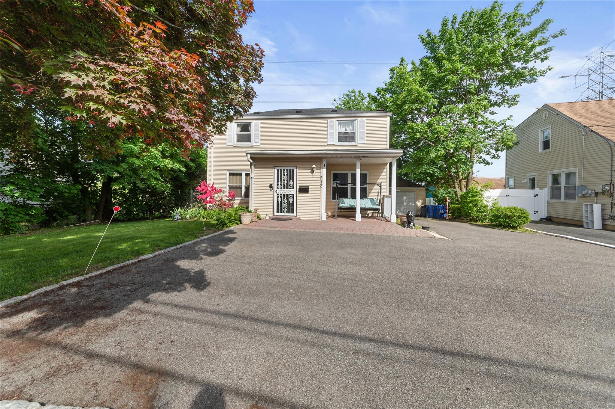 Property photo # 1