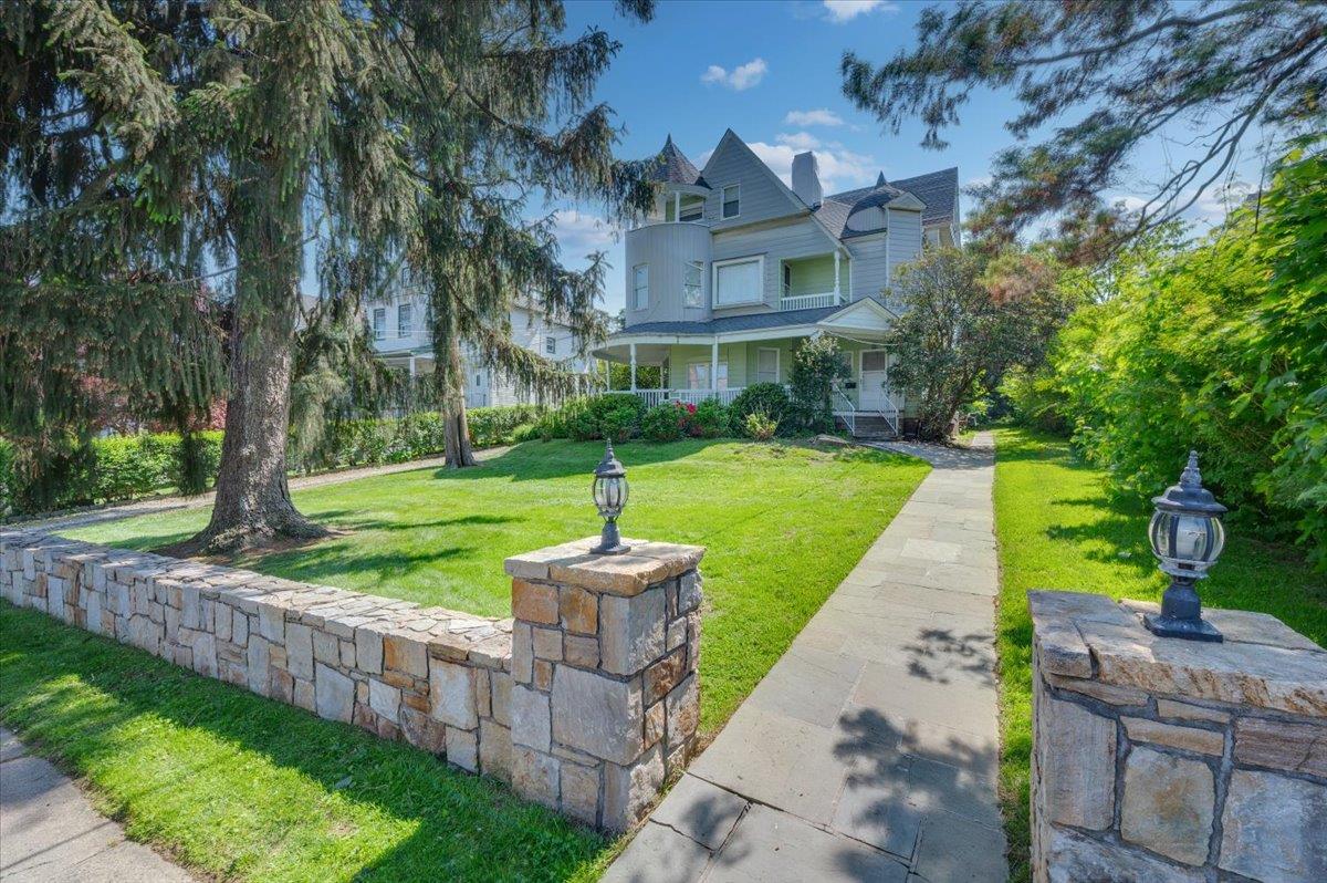 Property photo # 1
