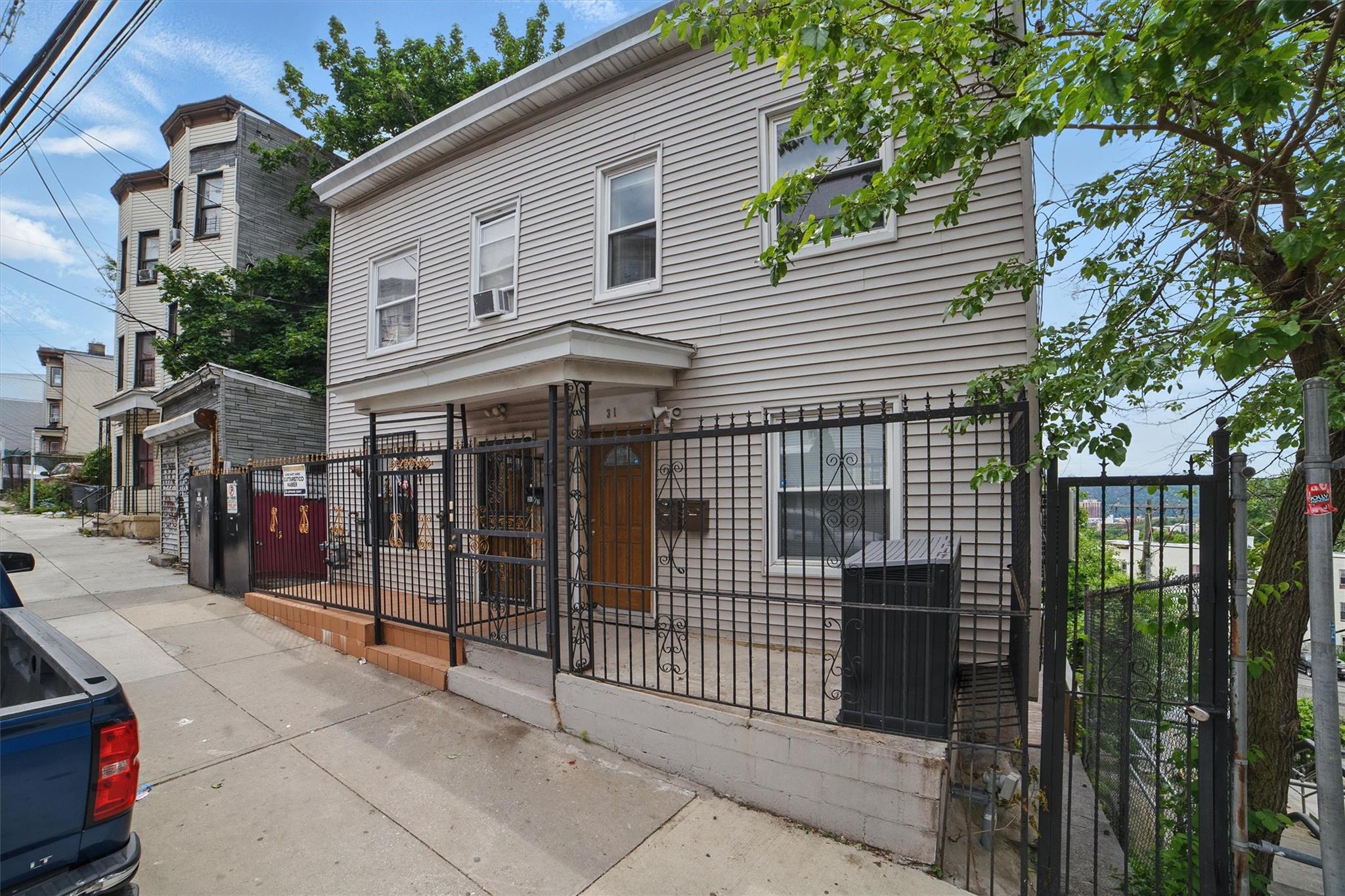 Property photo # 1