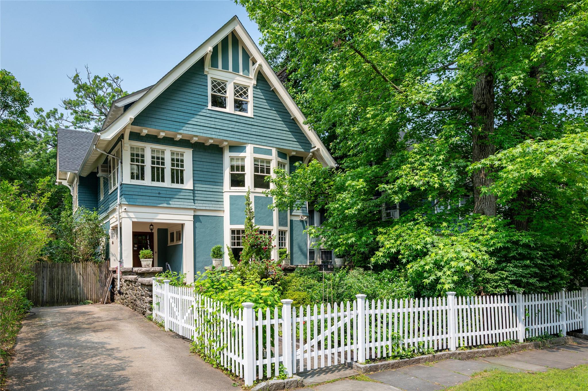 Property photo # 1