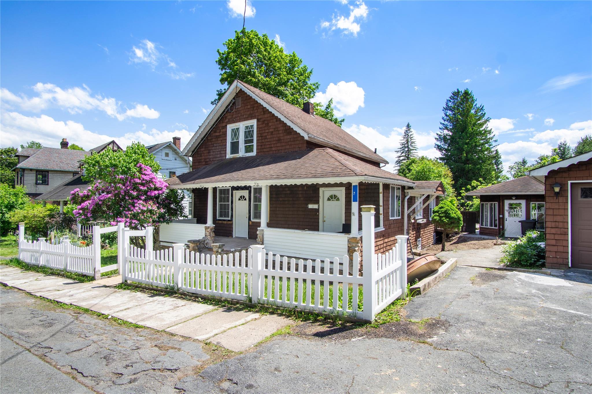 Property photo # 1