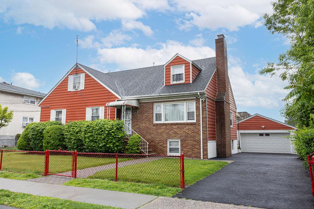 Property photo # 1