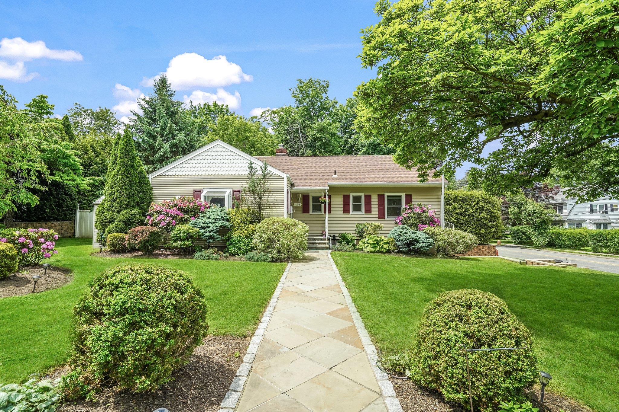 Property photo # 1