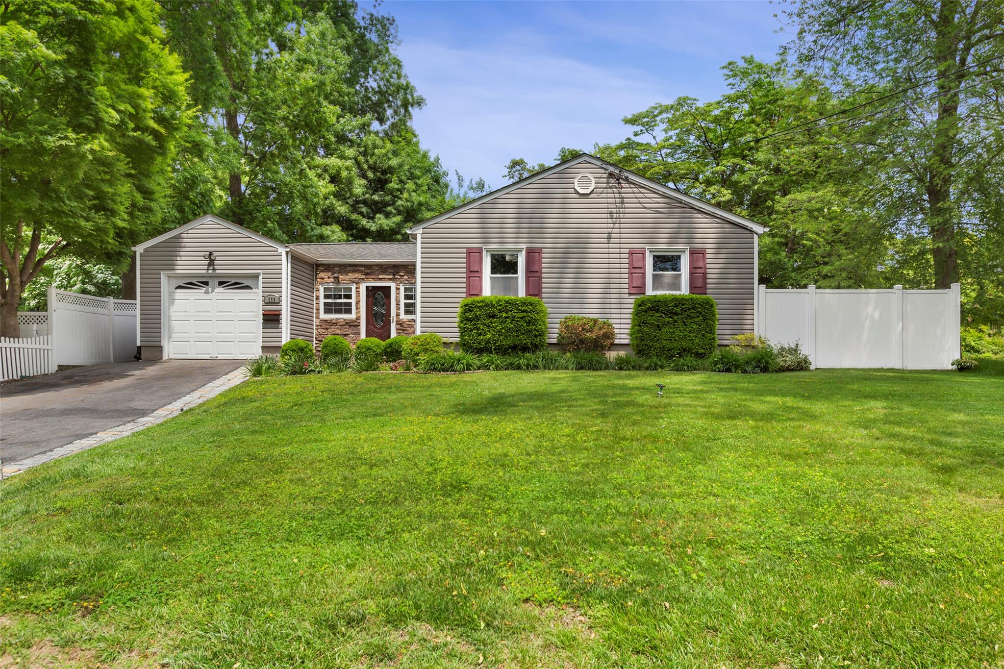 Property photo # 1