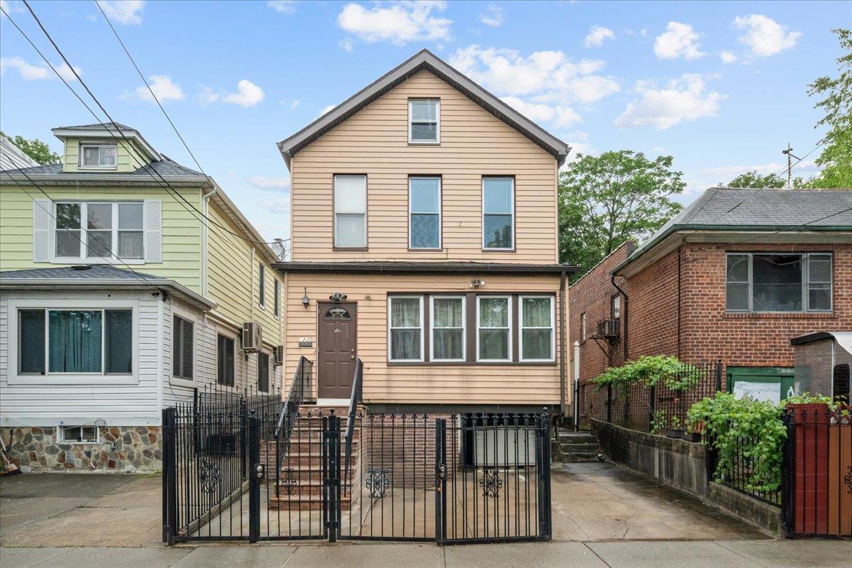 Property photo # 1