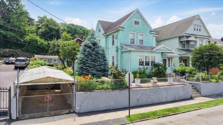 Property photo # 1